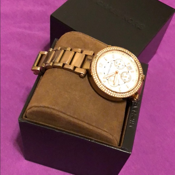 Michael Kors watch in a box ( new battery ) - Picture 4 of 8